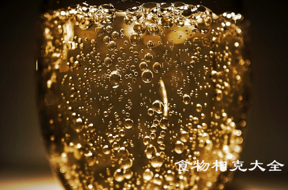 皮肤瘙痒症的病人能吃酒吗？